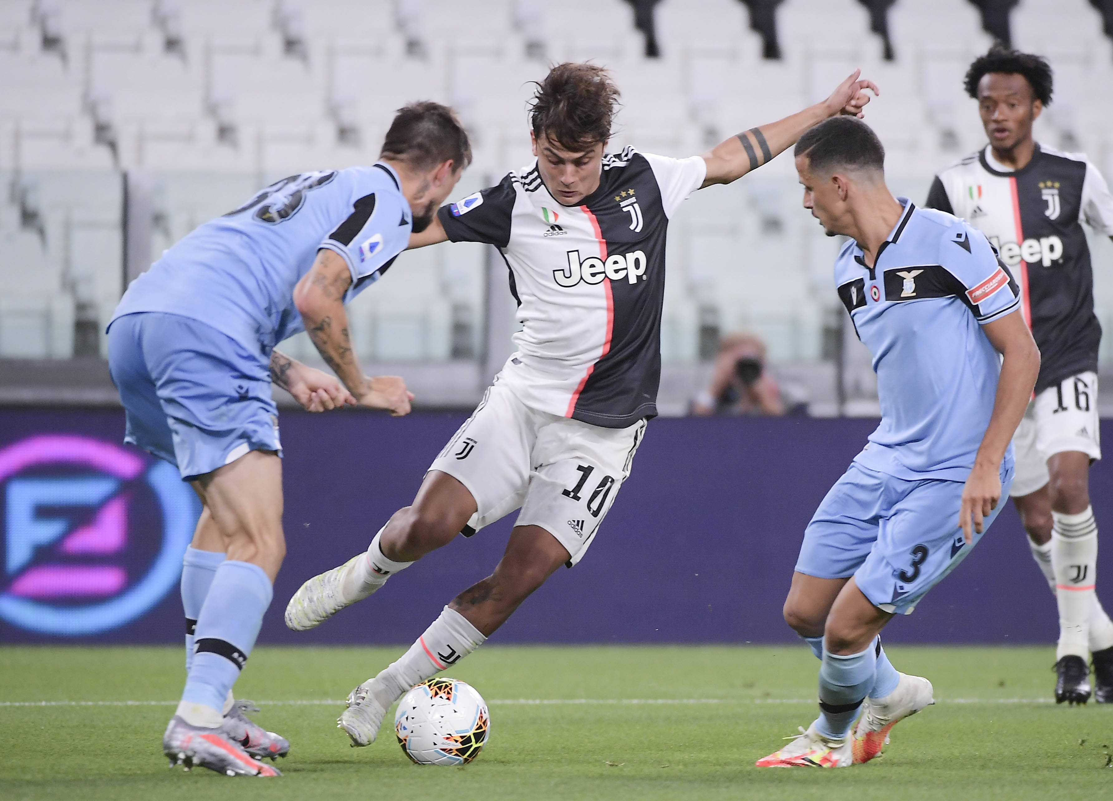 控球比例虽 控球比例虽