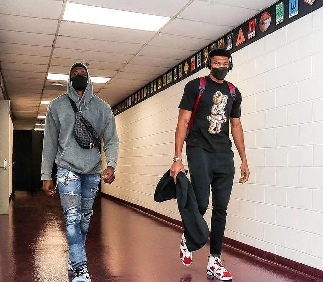 一个代表老 一个代表老